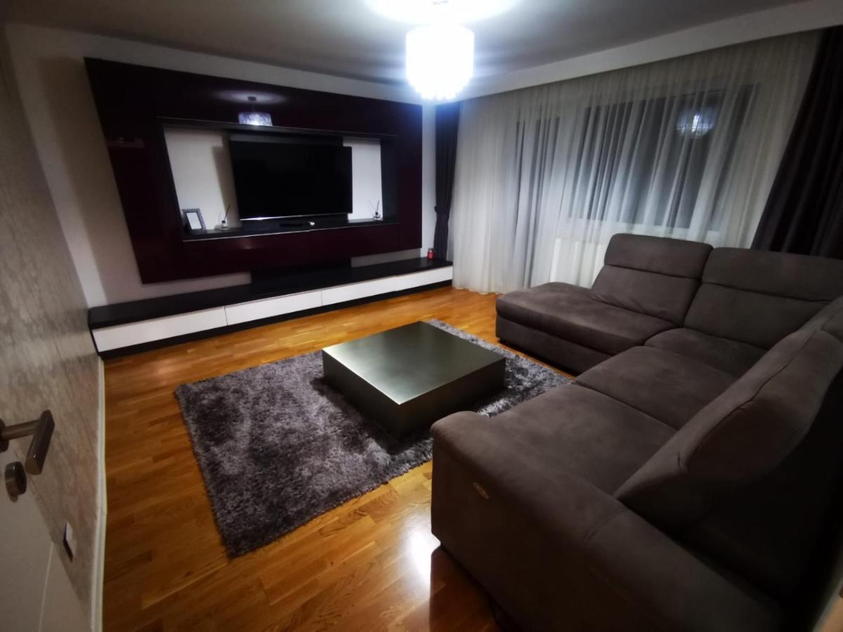 Luxury Apartment. 10 Minutes Taxi Ride To Center Temešvár Exteriér fotografie